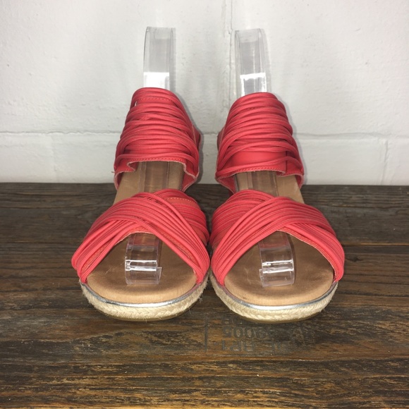 UGG Hilarie Open Toe Sandal Wedge Red - Picture 2 of 11